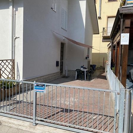 Petlyapartments #12 Bellaria-Igea Marina Buitenkant foto